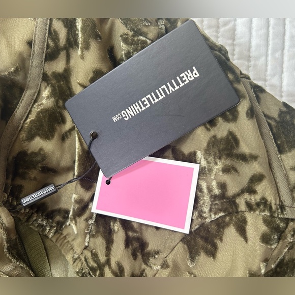 NWT PrettyLittleThing Green Ruched Burnout Romantic Whimsigoth Dress. Size 8. - Picture 5 of 11